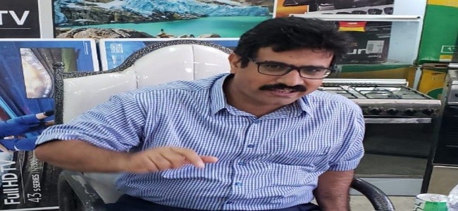 العبد يفتتح الجمعية التعاونية ومعرض السلع 